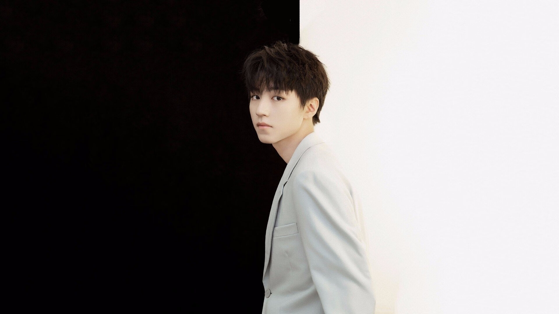 皇马利用速度差打出致命反击，皇马打的是什么阵型