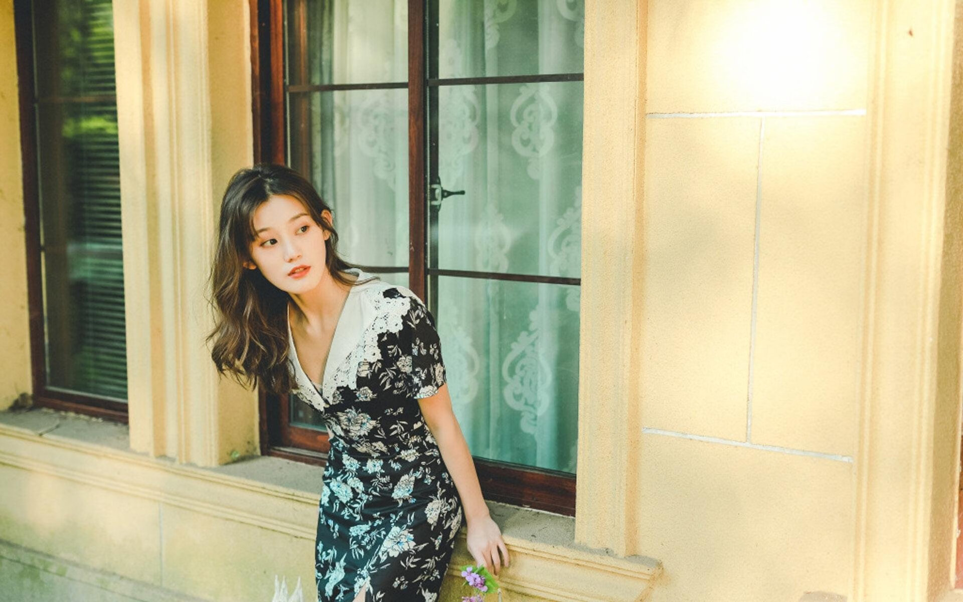 拜仁主场大胜锁定半程冠军，拜仁提前34轮夺冠